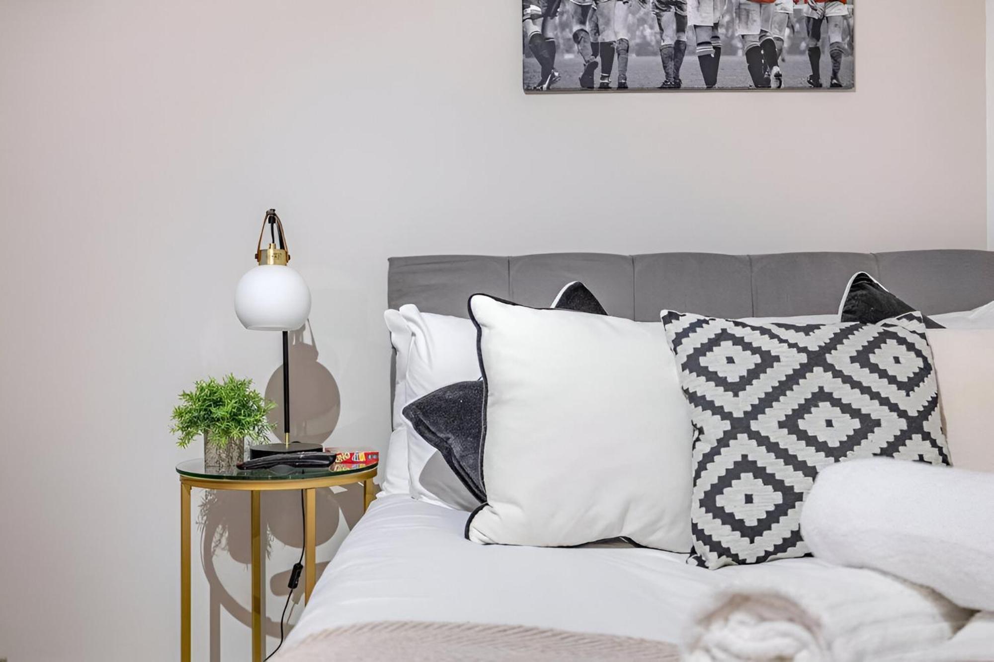 Cozy Vibes Minimalist London