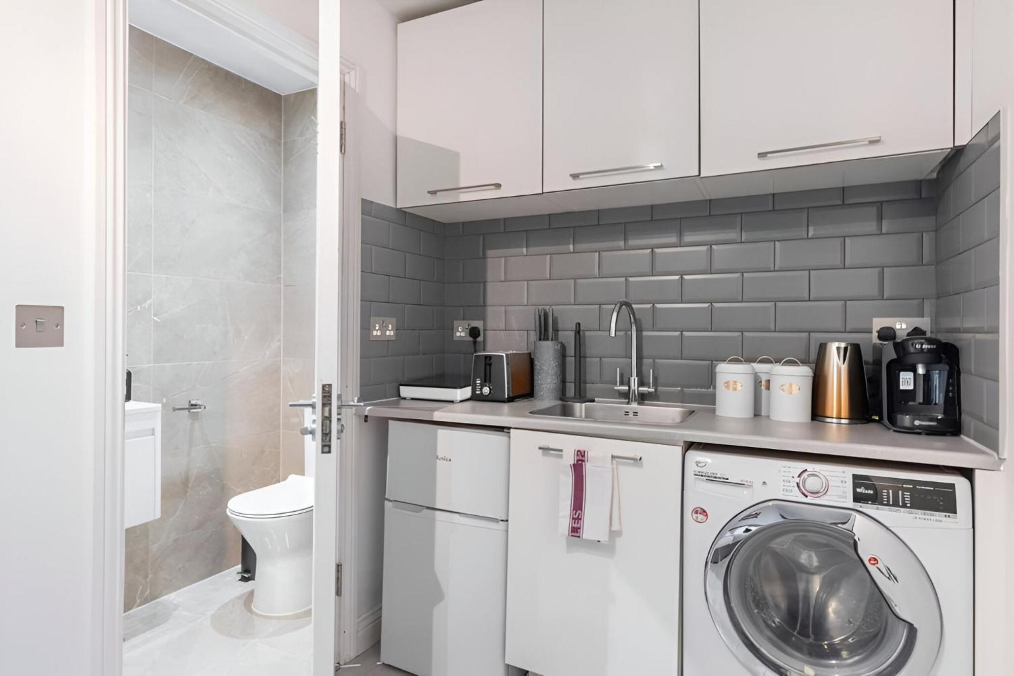 Cozy Vibes Minimalist London